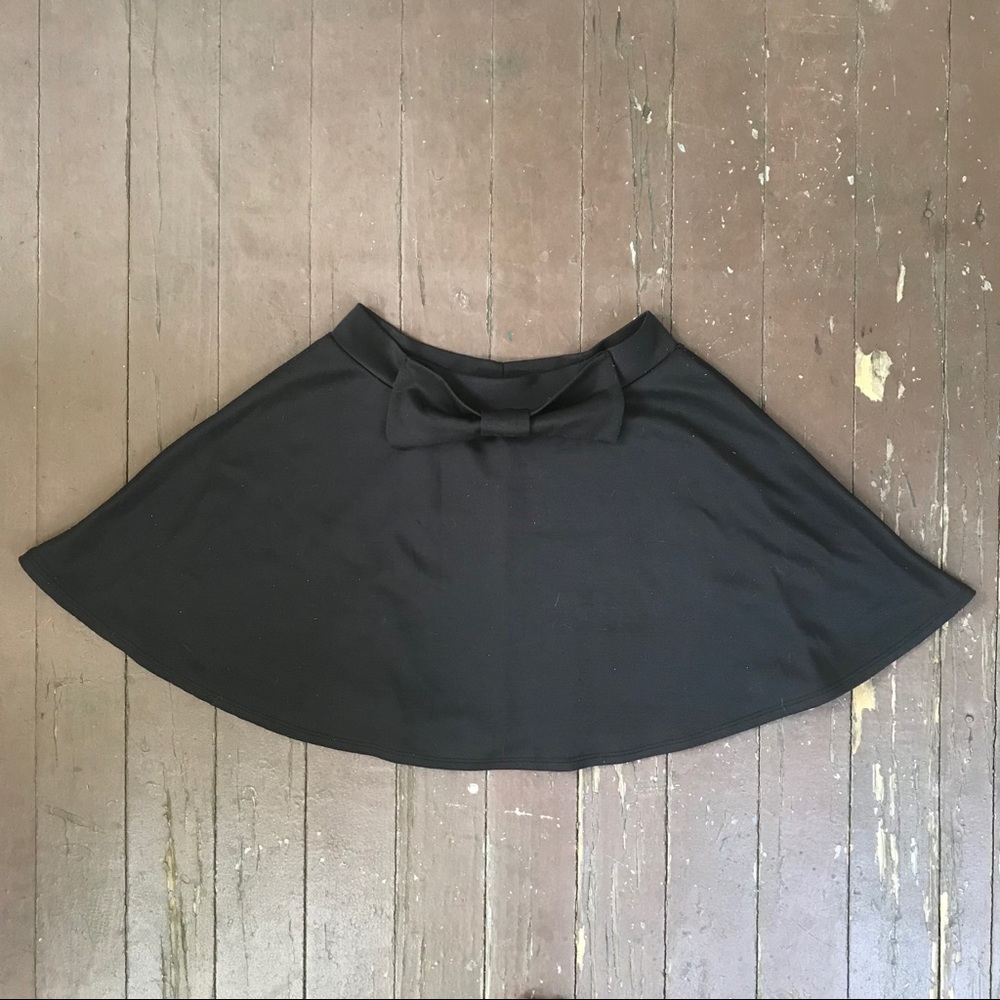 Wet Seal Black Bow Skirt, size: Small.